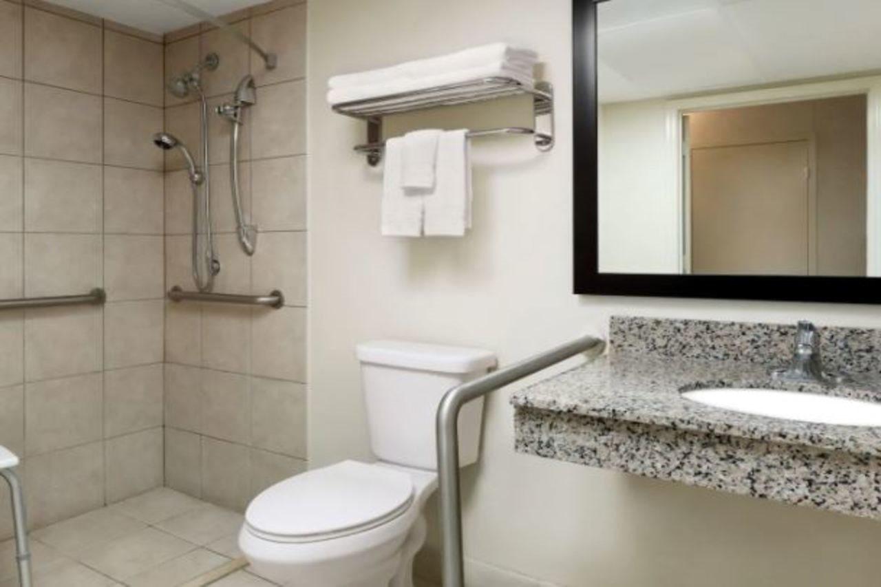Baymont By Wyndham Florence Cincinnati Bagian luar foto
